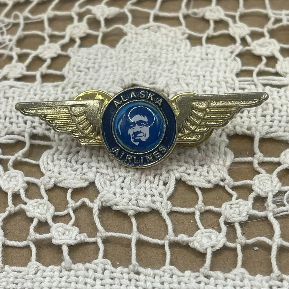 Gold and Blue Winged Brooch‎